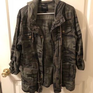 Forever 21 Camo jacket size L